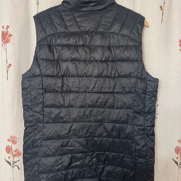 Women’s Columbia Black Quilted Vest - Picture 2 of 3